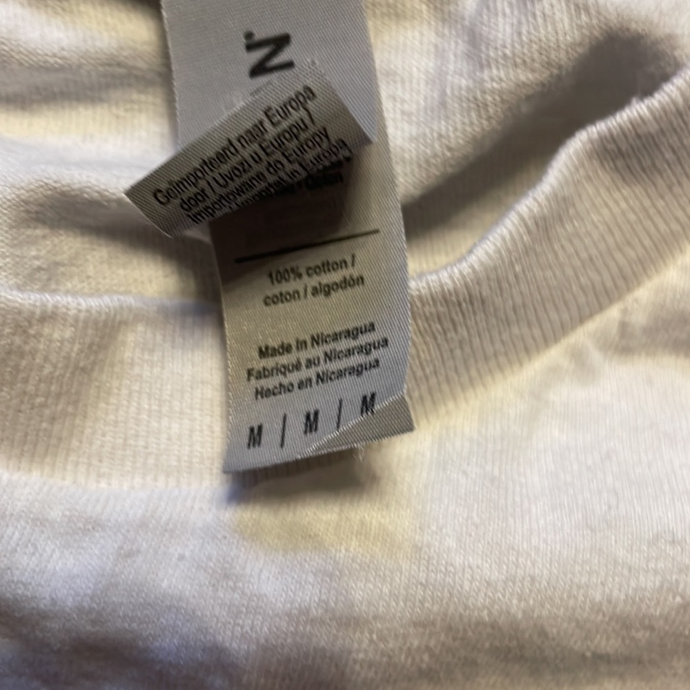 Gildan white graphic tee shirt - Picture 5 of 5